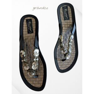 Grandco jeweled thong sandals  Sz 9